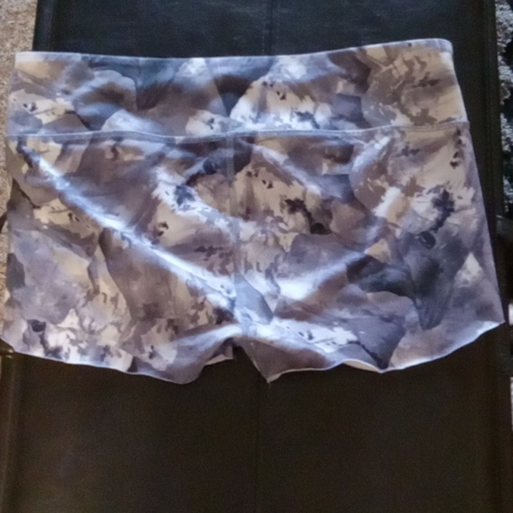 Shorts - Picture 4 of 4
